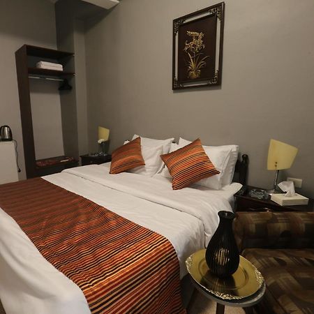 Riviera Hotel Amman Bagian luar foto
