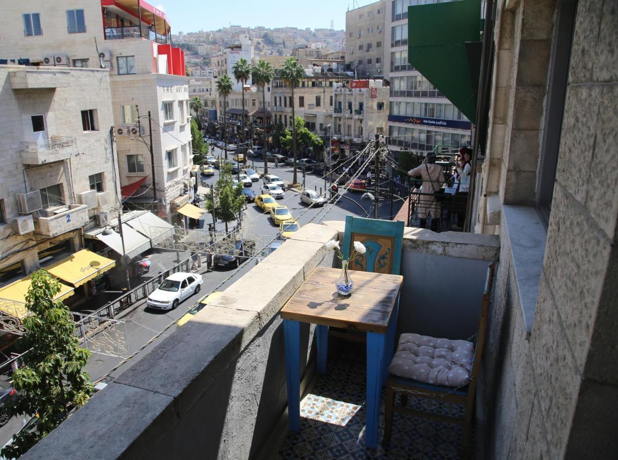 Riviera Hotel Amman Bagian luar foto