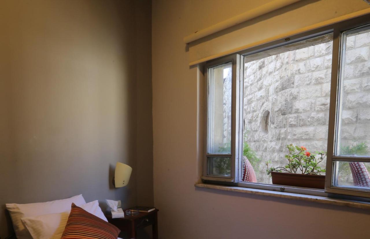Riviera Hotel Amman Bagian luar foto