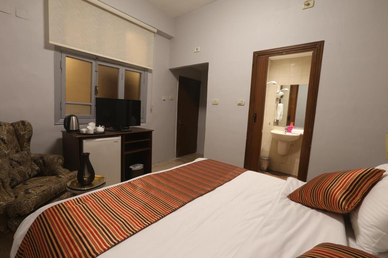 Riviera Hotel Amman Bagian luar foto