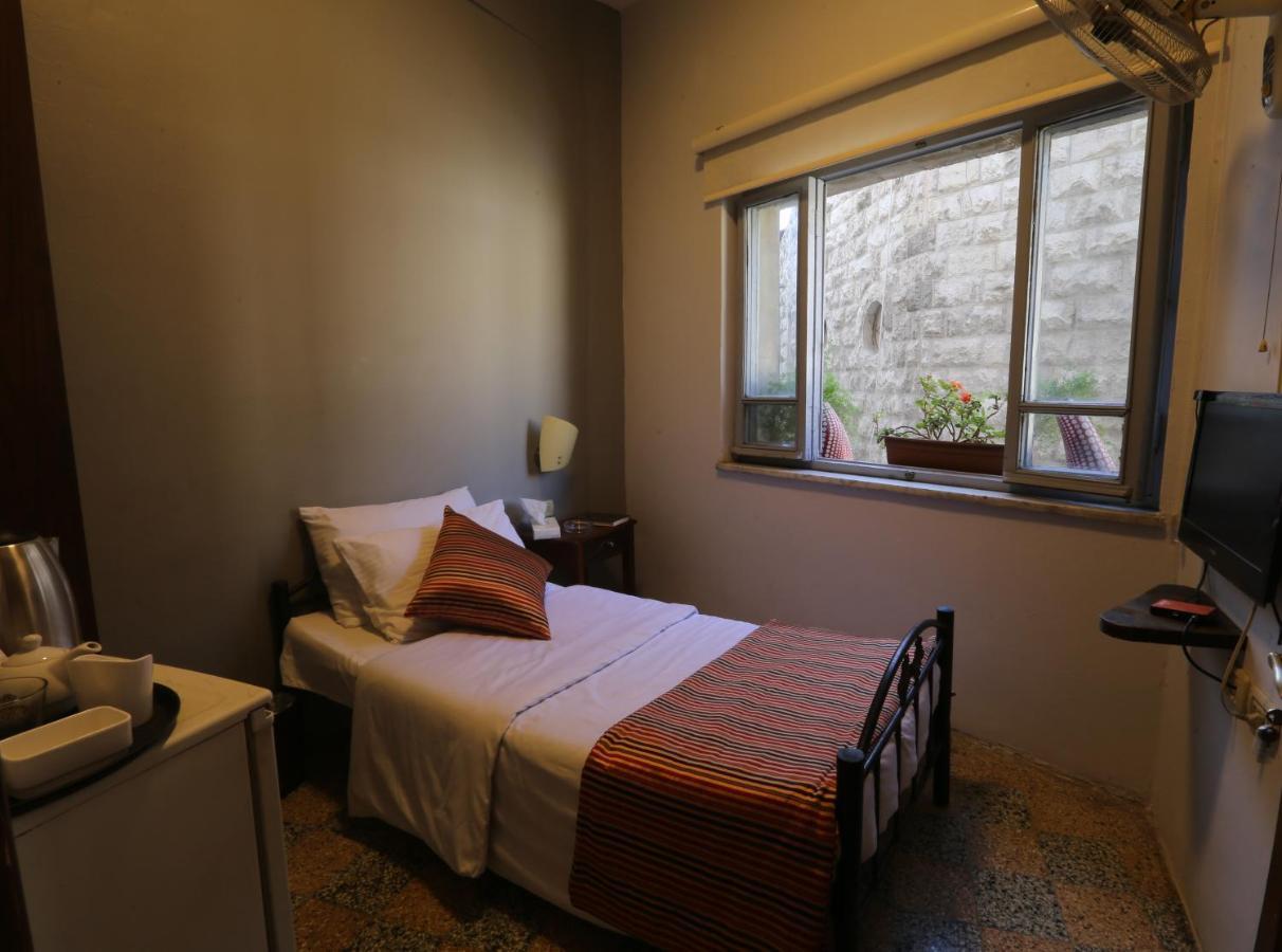 Riviera Hotel Amman Bagian luar foto