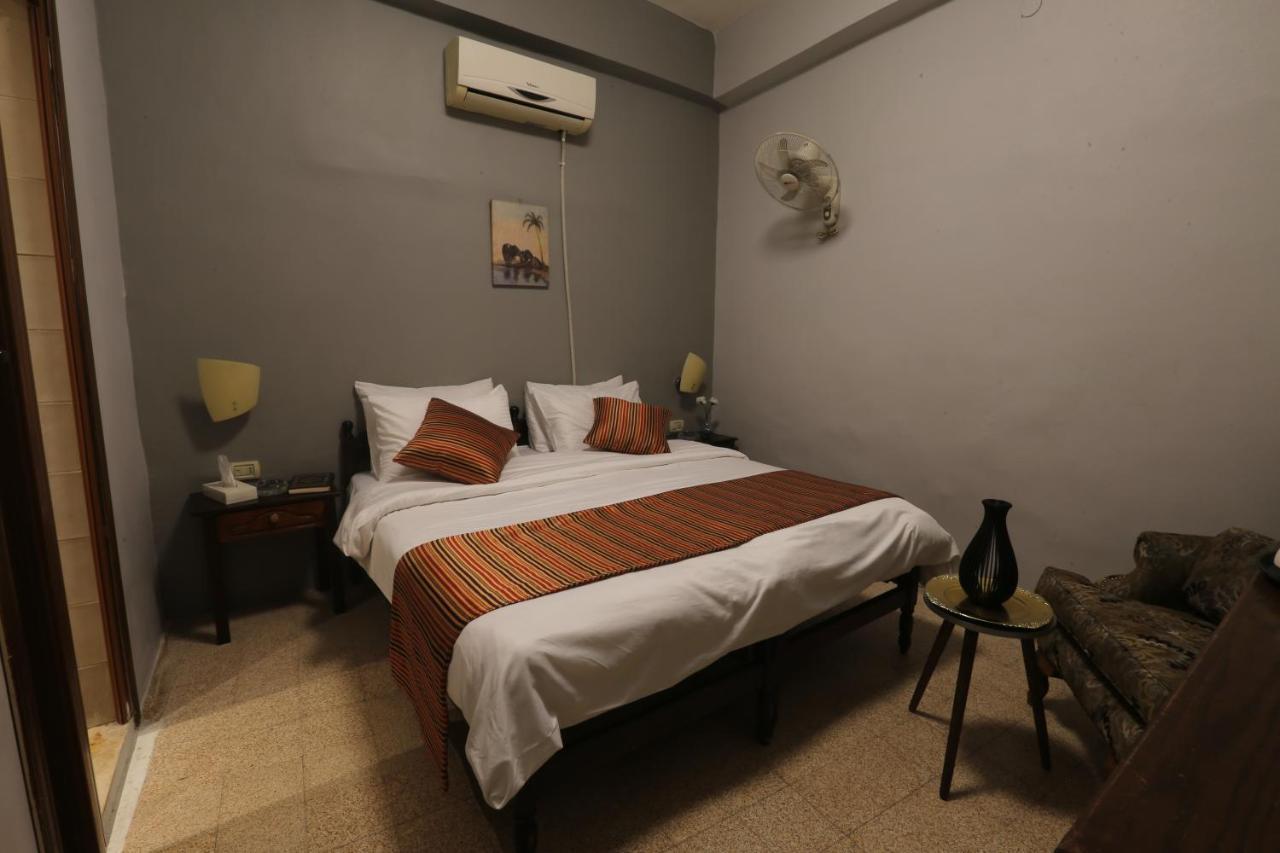 Riviera Hotel Amman Bagian luar foto