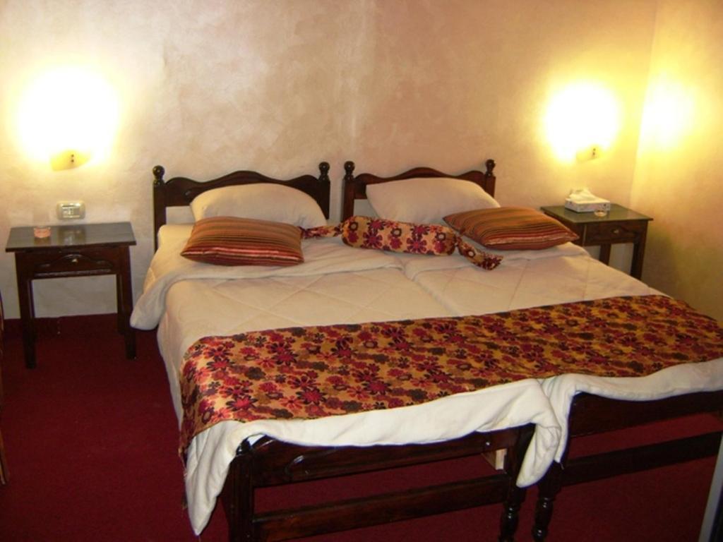 Riviera Hotel Amman Bagian luar foto