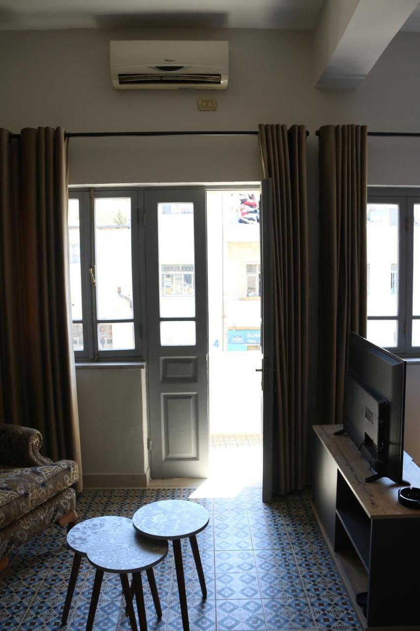Riviera Hotel Amman Bagian luar foto