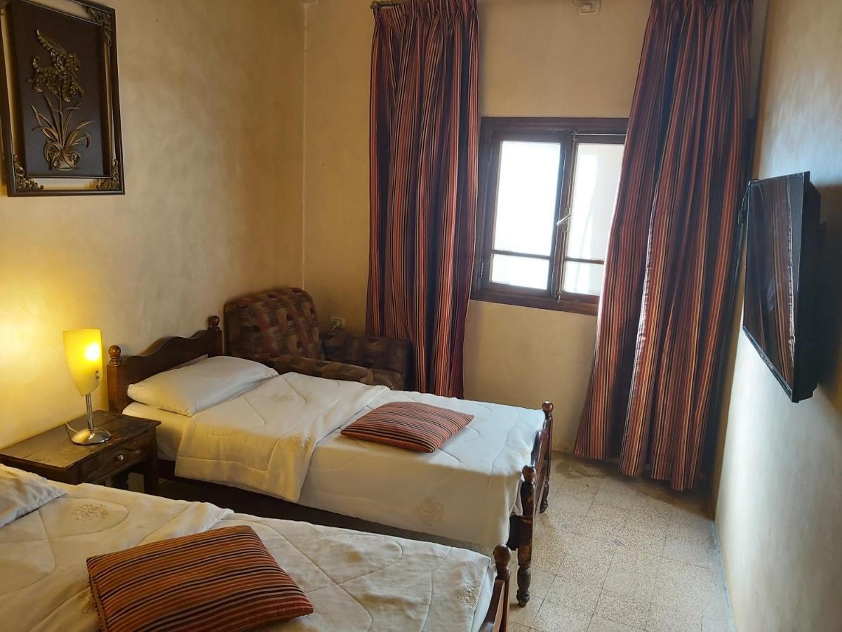 Riviera Hotel Amman Bagian luar foto